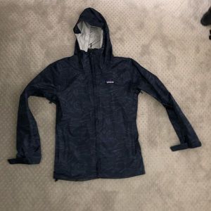 Women’s Blue Print Patagonia Windbreaker